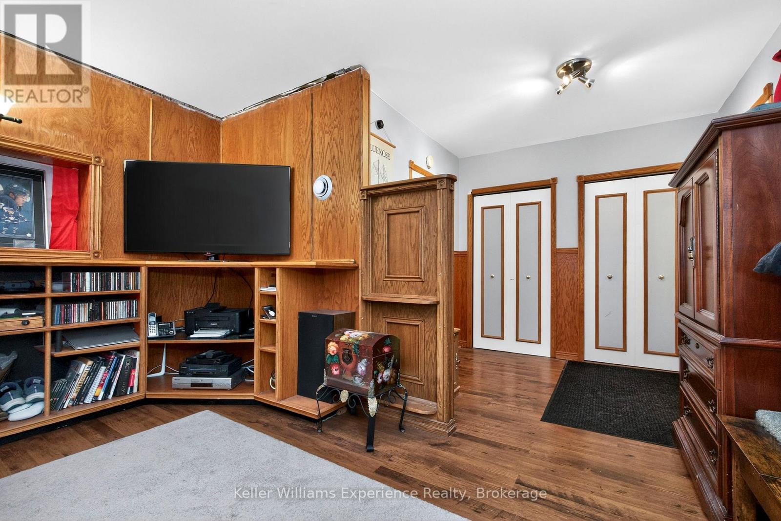 1031 Ferrier Avenue, Innisfil, Ontario  L0L 1W0 - Photo 17 - N12938838