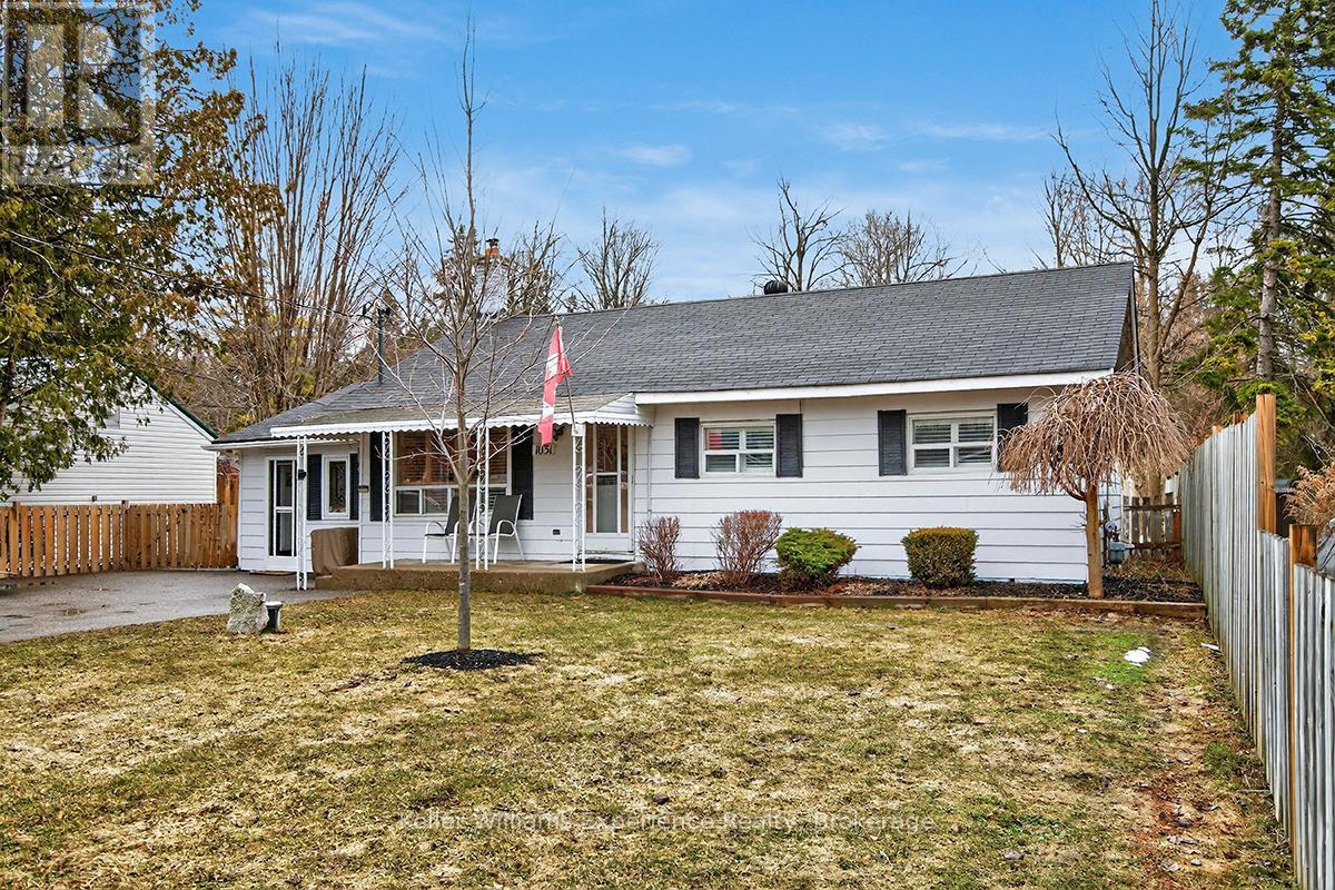 1031 Ferrier Avenue, Innisfil, Ontario  L0L 1W0 - Photo 2 - N12938838