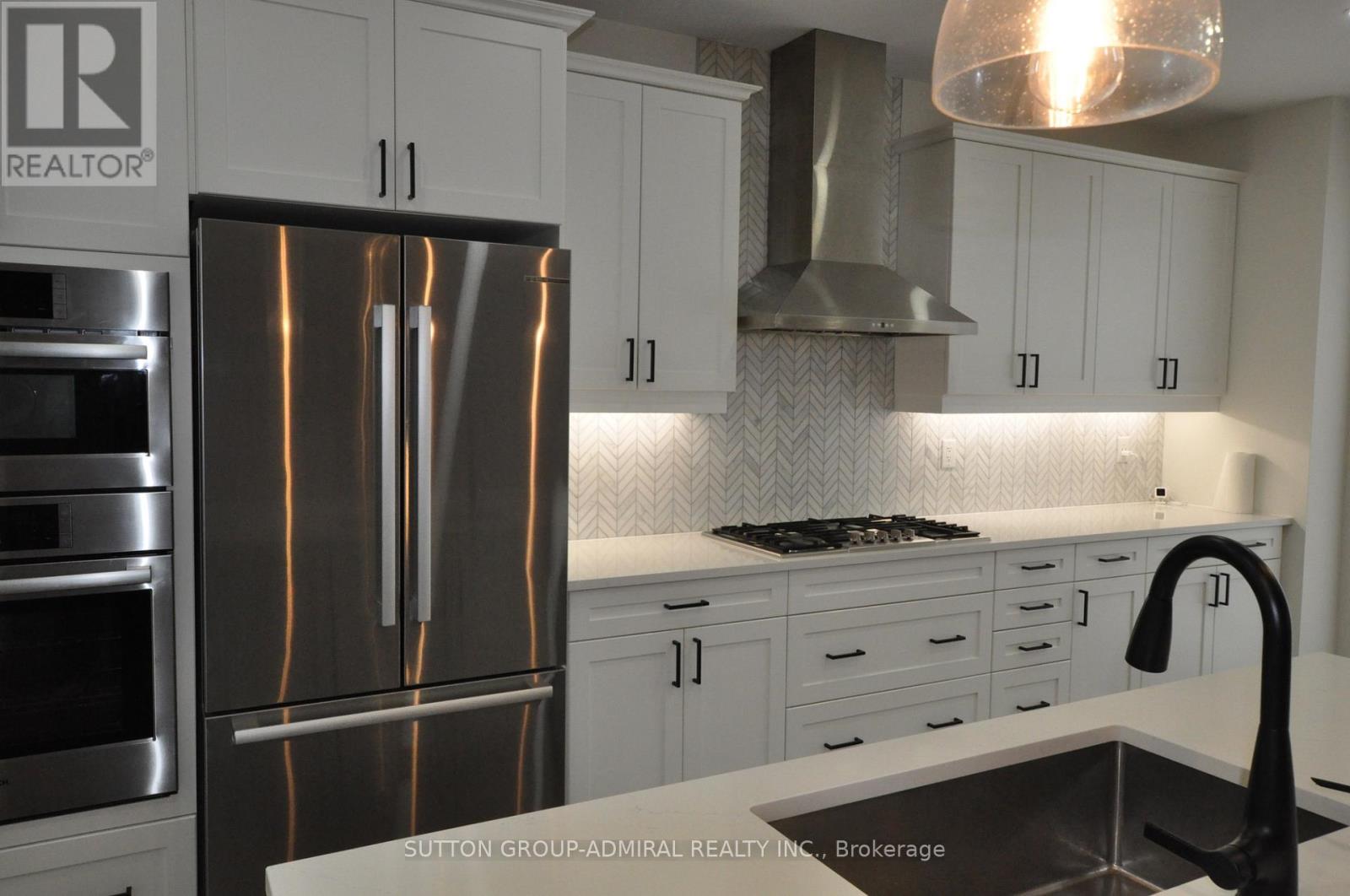 65 Barkerville Drive, Whitby, Ontario  L1P 0L8 - Photo 10 - E12936046