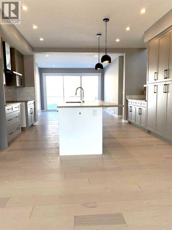 160 Crimson Ridge Place Nw, Calgary, Alberta  T3L 0K4 - Photo 11 - A2276828