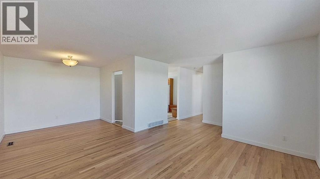 2109 17 Avenue, Didsbury, Alberta  T0M 0W0 - Photo 4 - A2296664