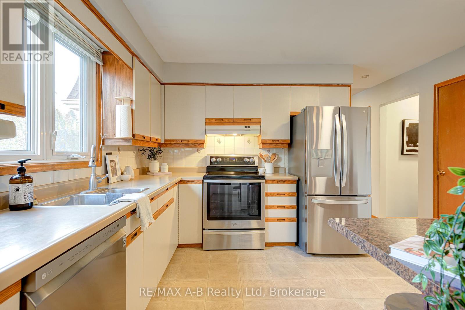 90 Windemere Crescent, Stratford, Ontario  N5A 6B1 - Photo 19 - X12938804