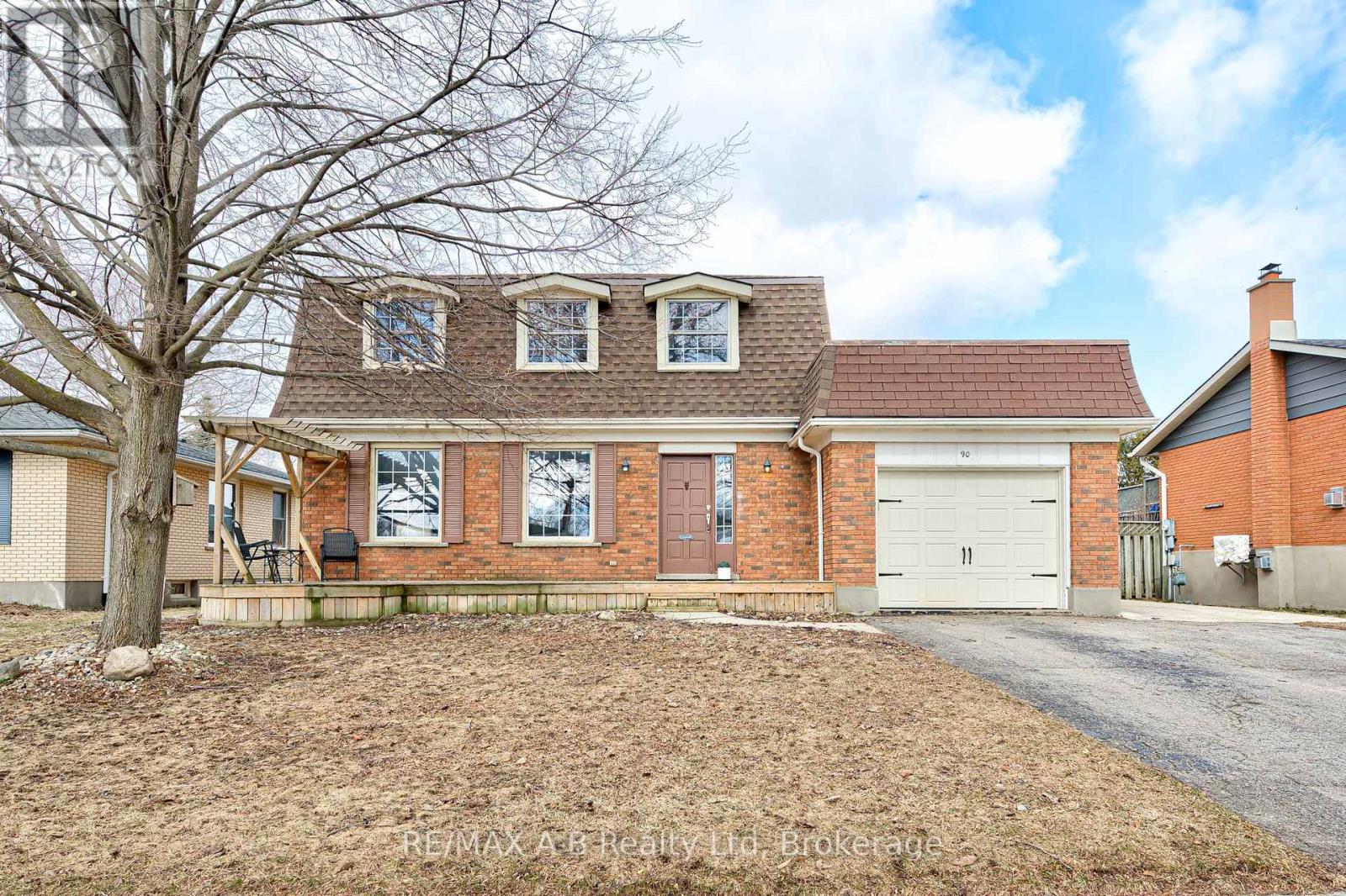 90 Windemere Crescent, Stratford, Ontario  N5A 6B1 - Photo 2 - X12938804