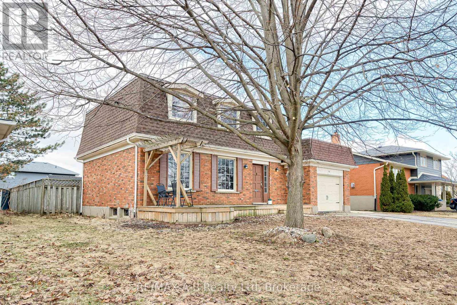 90 Windemere Crescent, Stratford, Ontario  N5A 6B1 - Photo 3 - X12938804