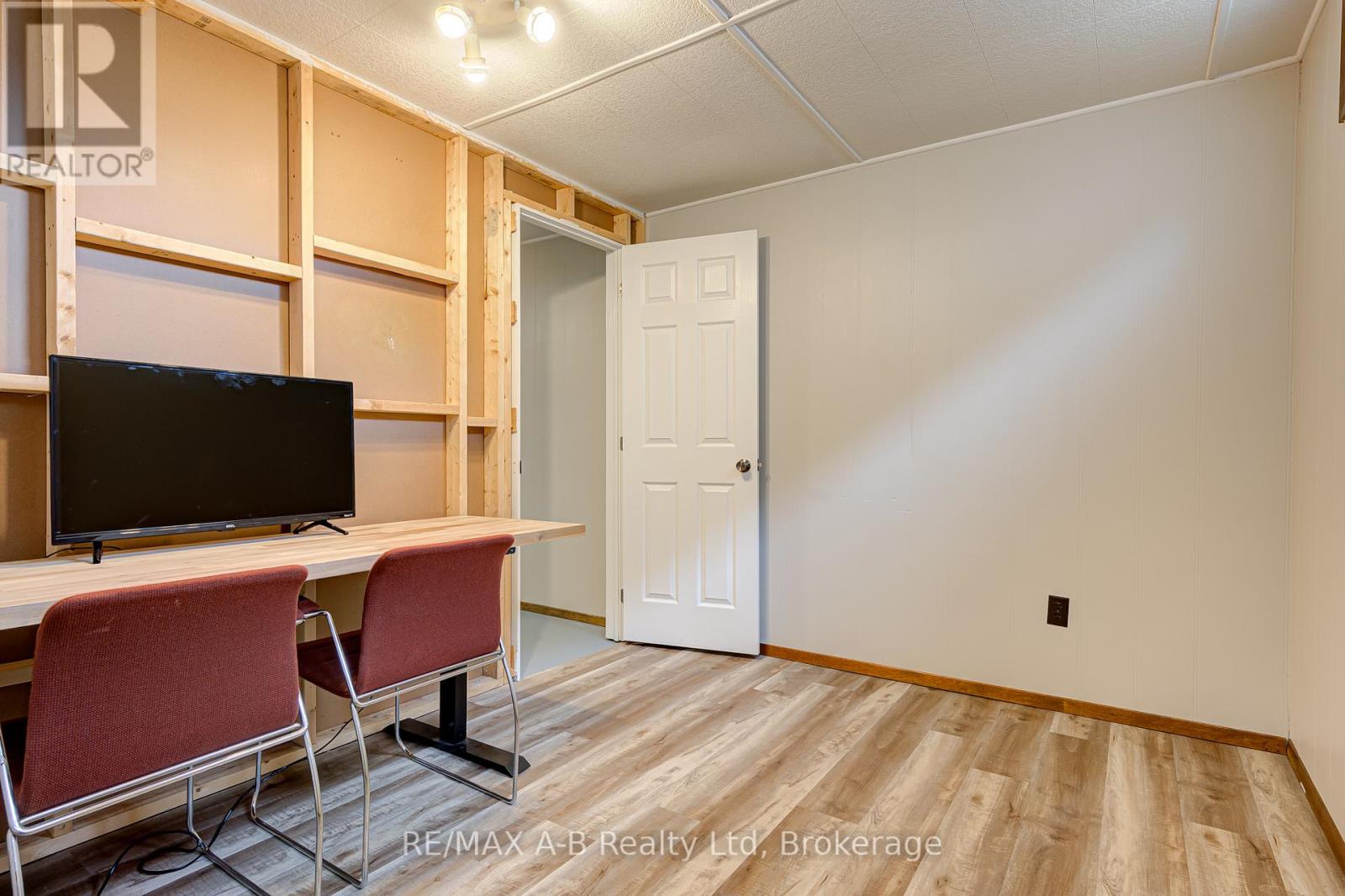 90 Windemere Crescent, Stratford, Ontario  N5A 6B1 - Photo 38 - X12938804