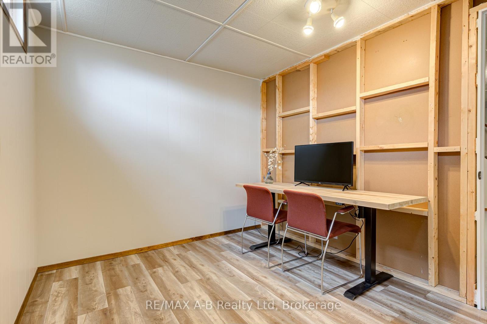 90 Windemere Crescent, Stratford, Ontario  N5A 6B1 - Photo 39 - X12938804