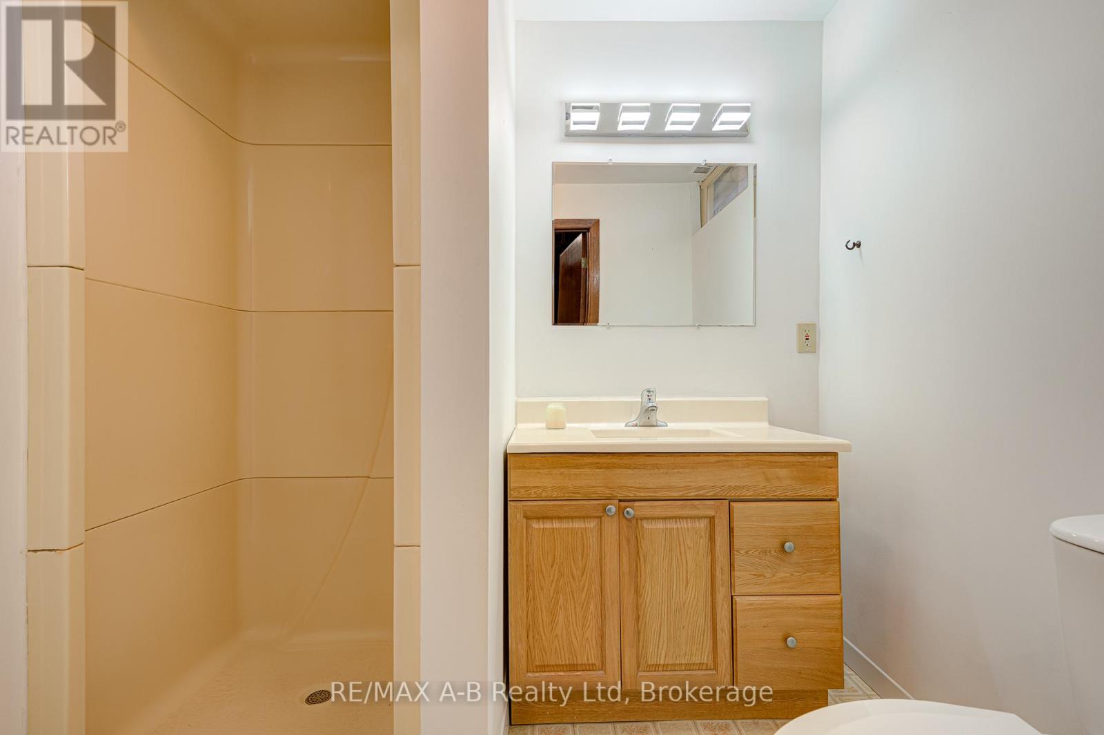 90 Windemere Crescent, Stratford, Ontario  N5A 6B1 - Photo 42 - X12938804