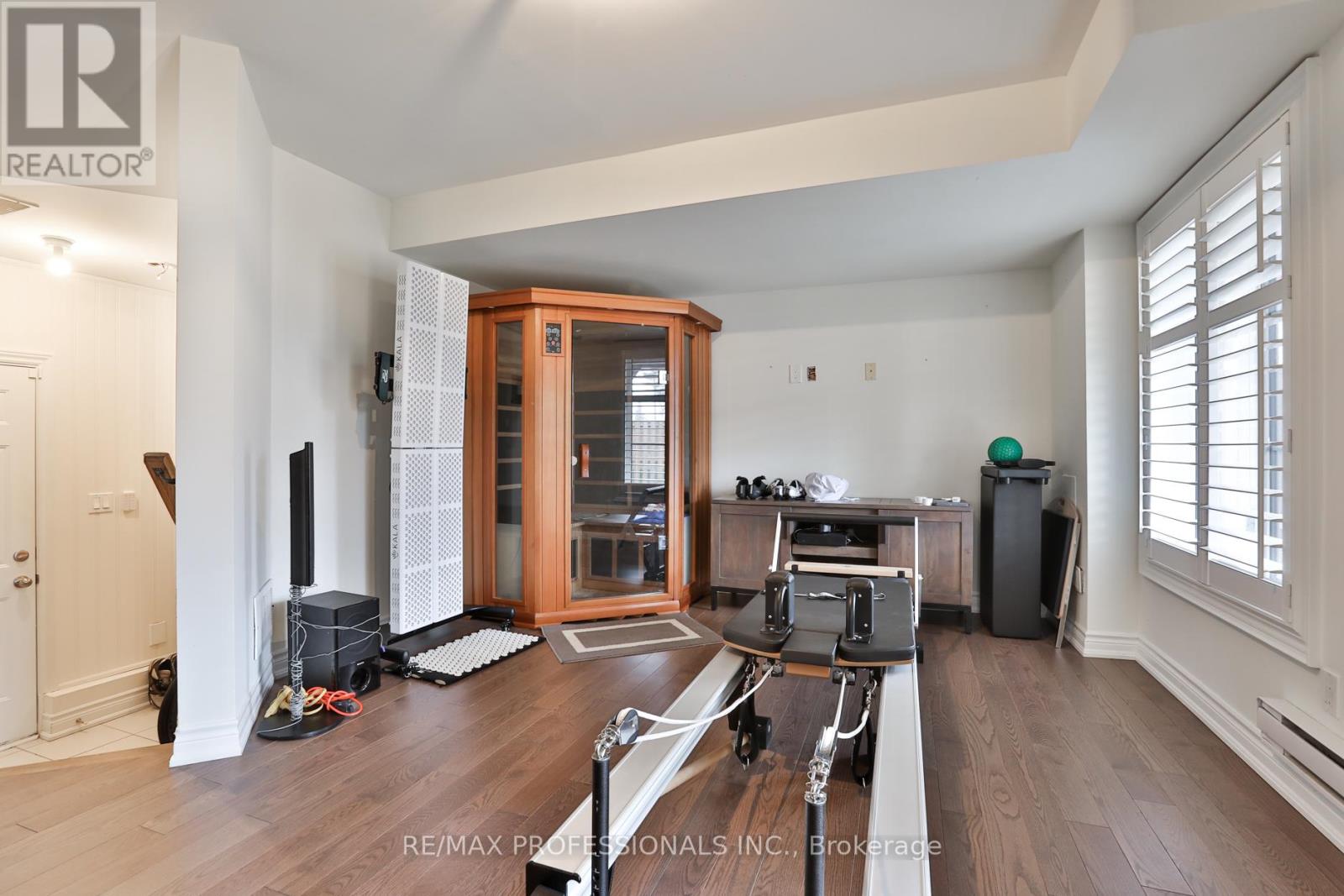 18 Dryden Way, Toronto, Ontario  M9R 0B2 - Photo 17 - W12938736