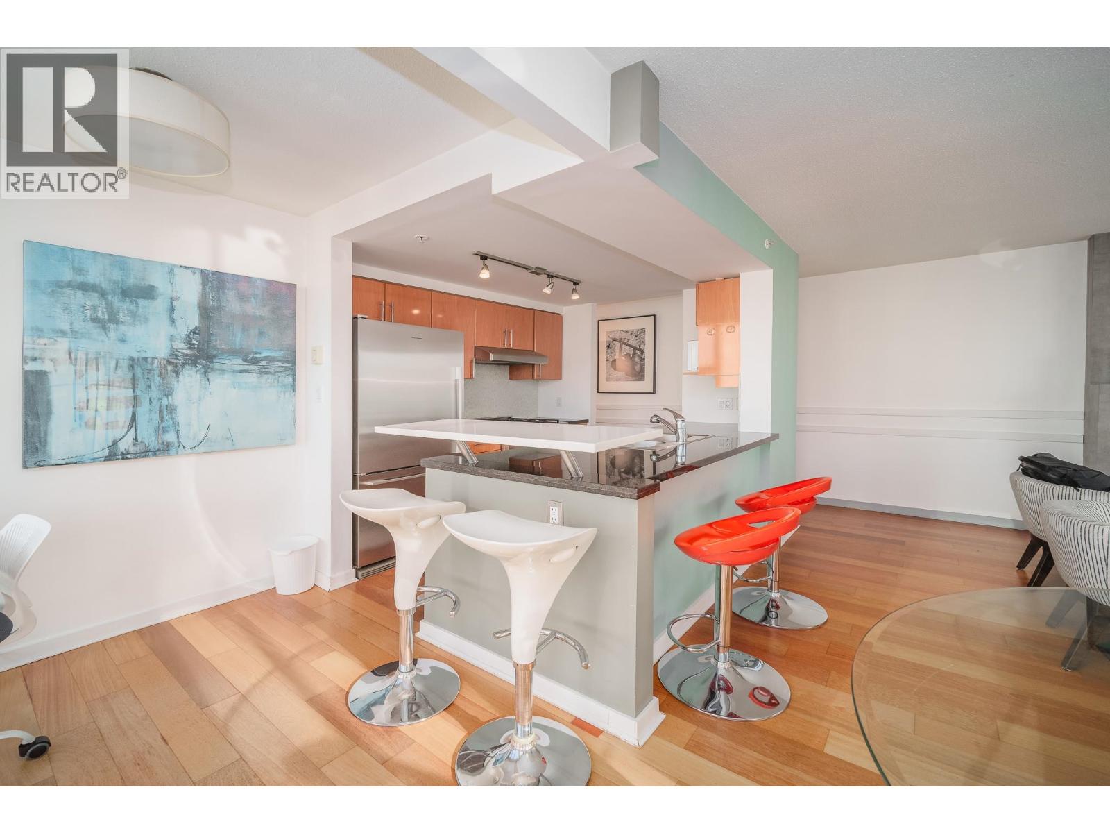 1906 1077 Marinaside Crescent, Vancouver, British Columbia  V6Z 2Z5 - Photo 3 - R3105196