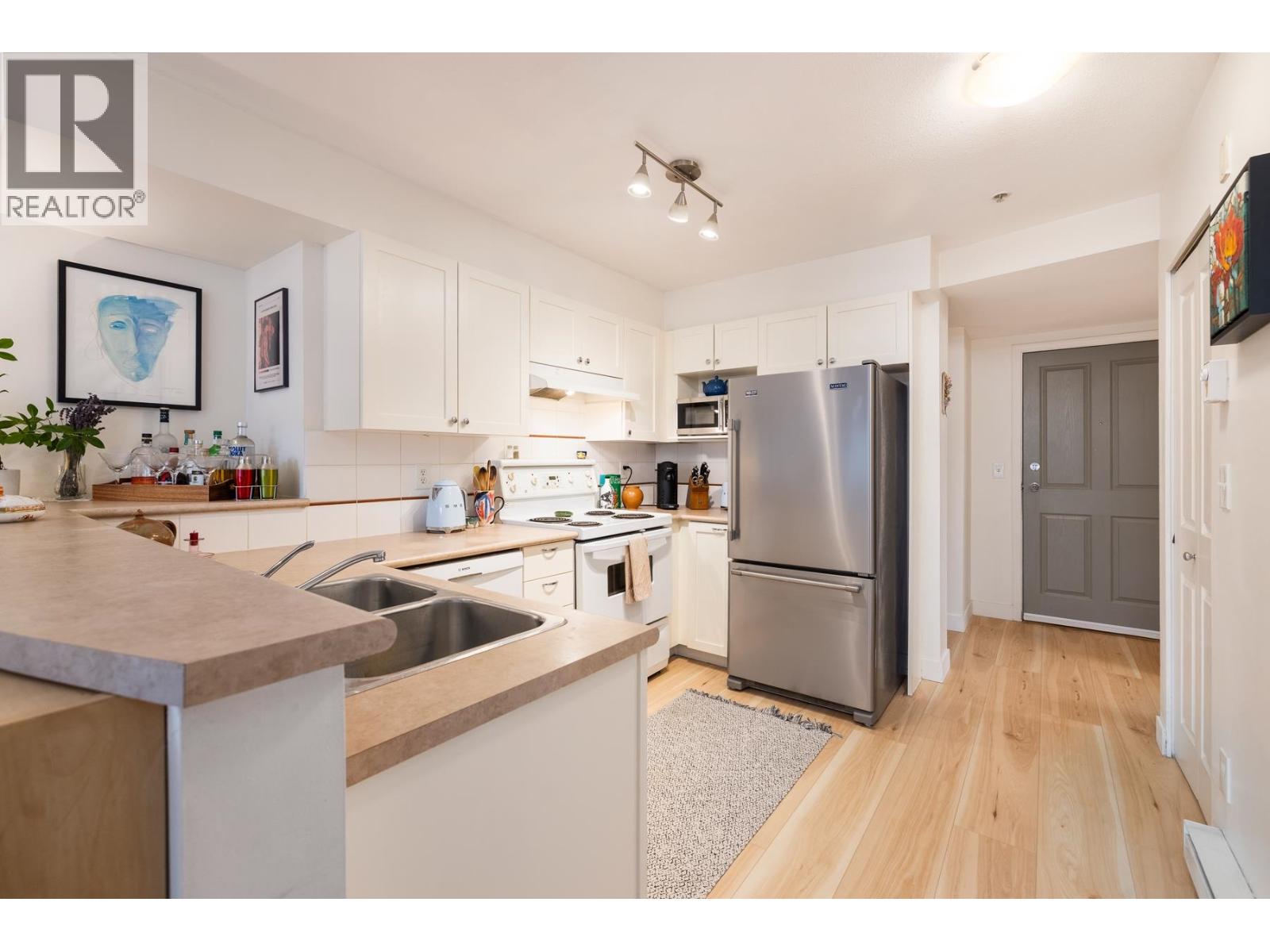 207 5355 Boundary Road, Vancouver, British Columbia  V5R 6G2 - Photo 3 - R3105213