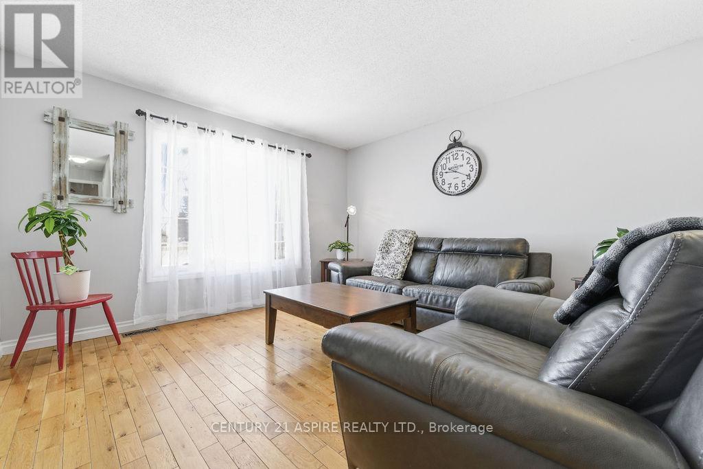 45 Brumm Road, Petawawa, Ontario  K8A 7G6 - Photo 9 - X12938874