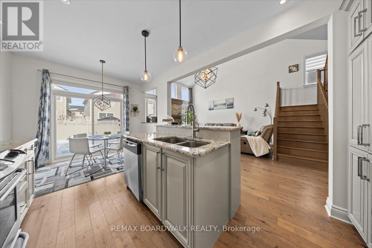 330 Bobolink Ridge, Ottawa, Ontario  K2V 0B7 - Photo 18 - X12938784