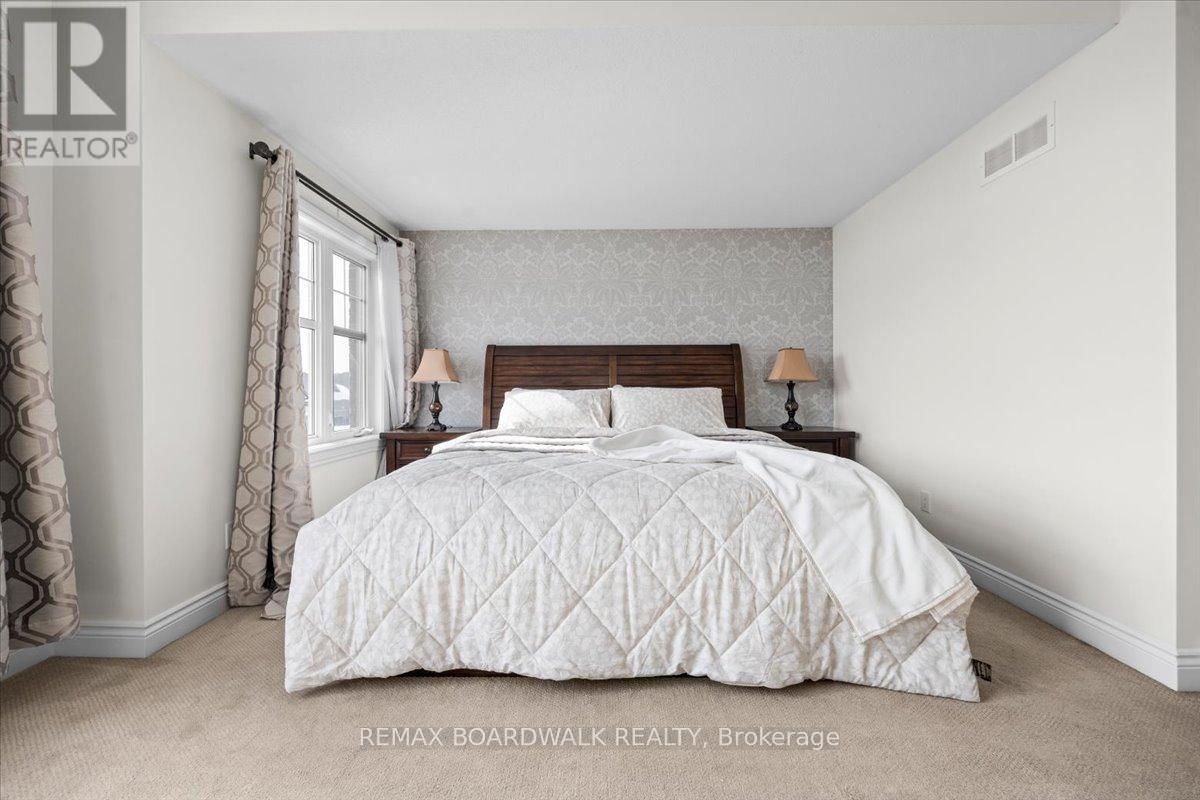 330 Bobolink Ridge, Ottawa, Ontario  K2V 0B7 - Photo 32 - X12938784