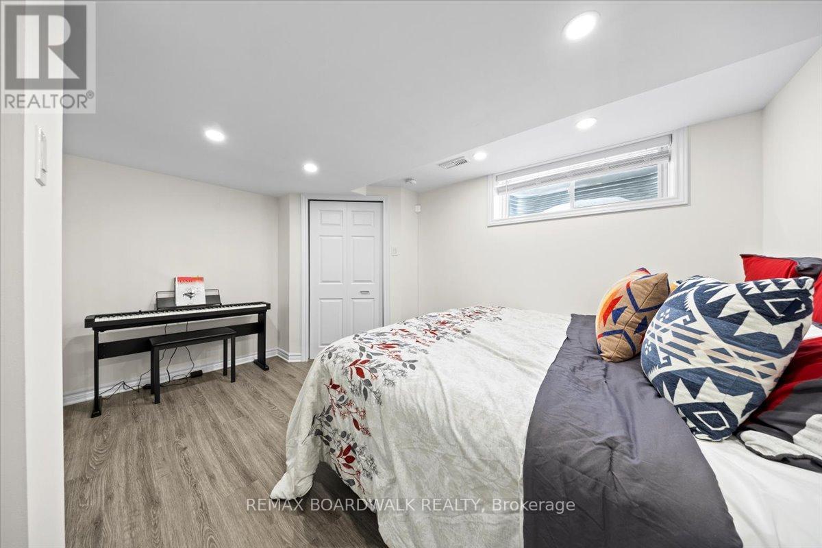 330 Bobolink Ridge, Ottawa, Ontario  K2V 0B7 - Photo 40 - X12938784