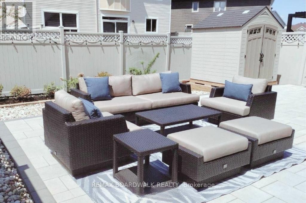 330 Bobolink Ridge, Ottawa, Ontario  K2V 0B7 - Photo 47 - X12938784