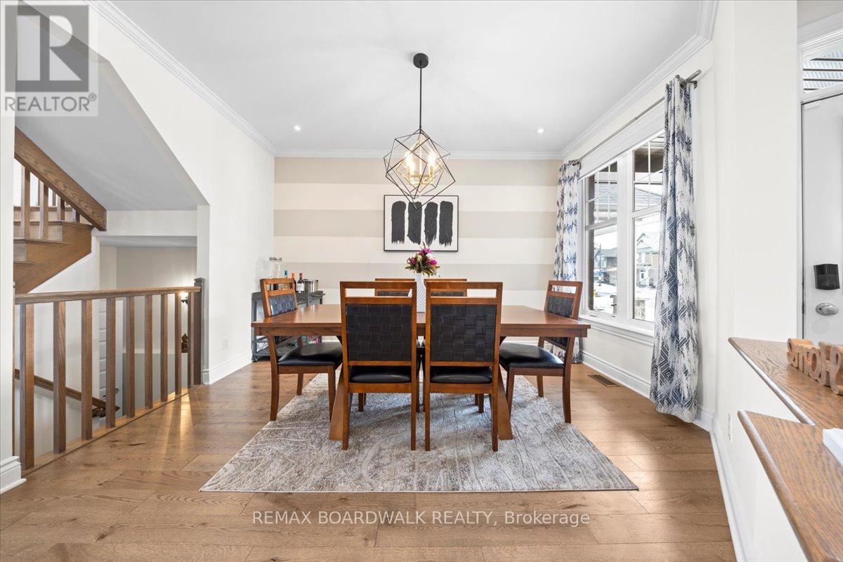 330 Bobolink Ridge, Ottawa, Ontario  K2V 0B7 - Photo 7 - X12938784