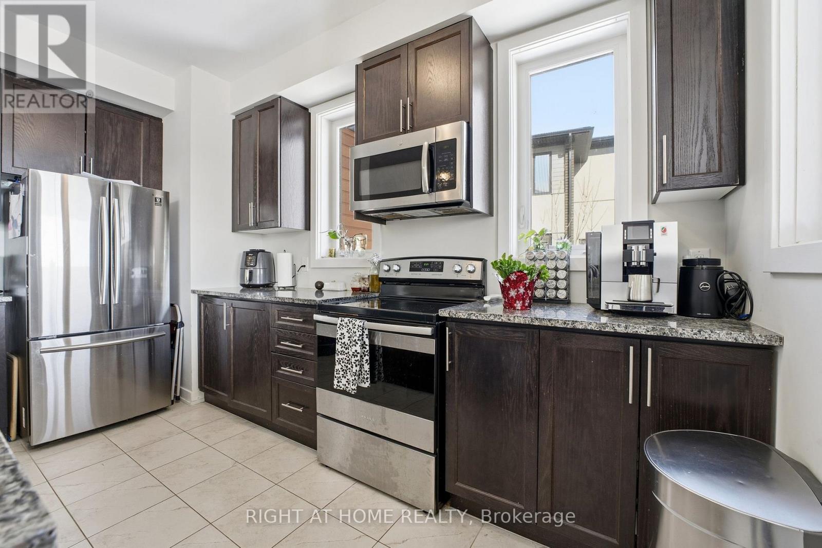 67 - 590 North Service Road, Hamilton, Ontario  L8E 0K5 - Photo 8 - X12859852