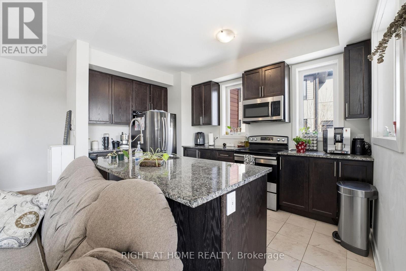 67 - 590 North Service Road, Hamilton, Ontario  L8E 0K5 - Photo 9 - X12859852