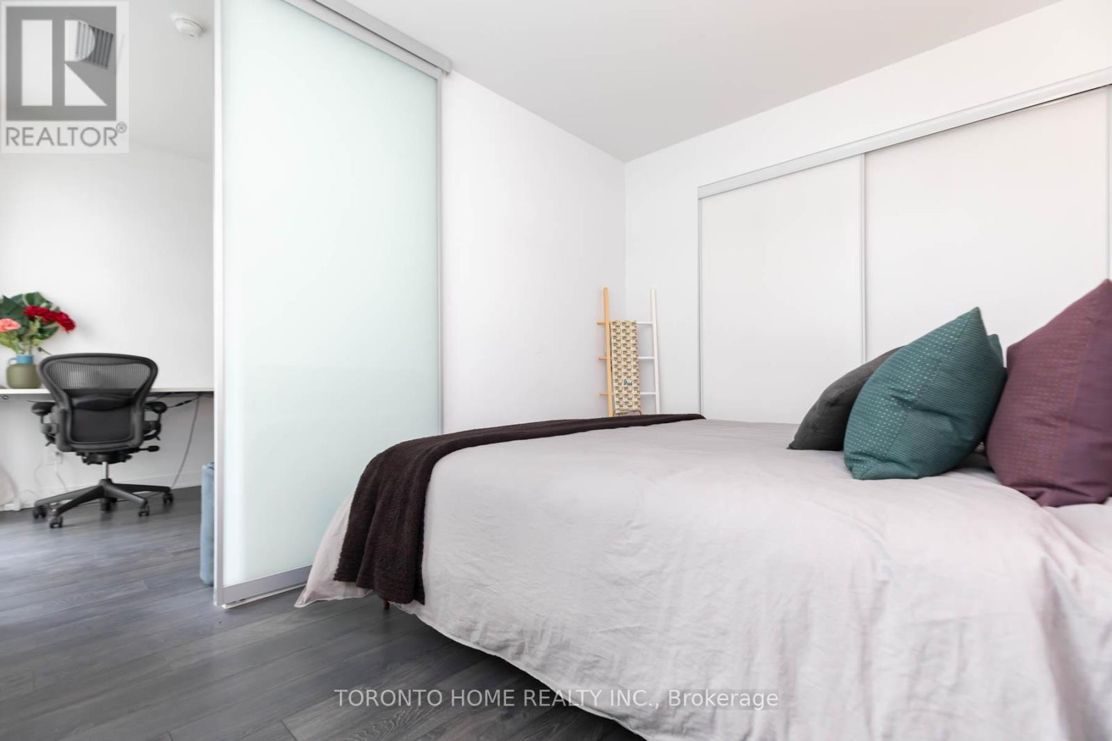 1108 - 50 Charles Street E, Toronto, Ontario  M4Y 0C3 - Photo 9 - C12938816