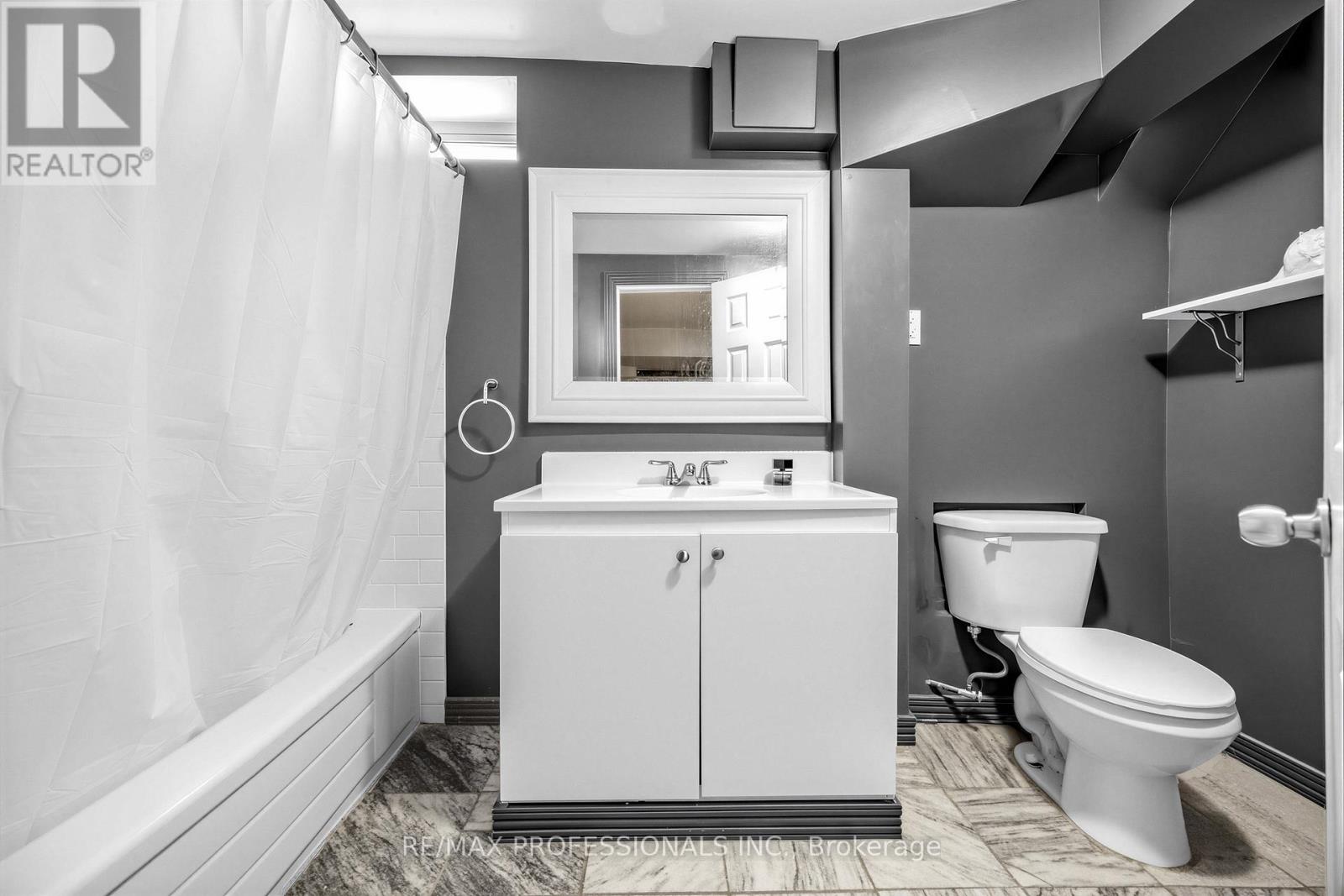 358 Roxton Road, Toronto, Ontario  M6G 3R2 - Photo 23 - C12938860