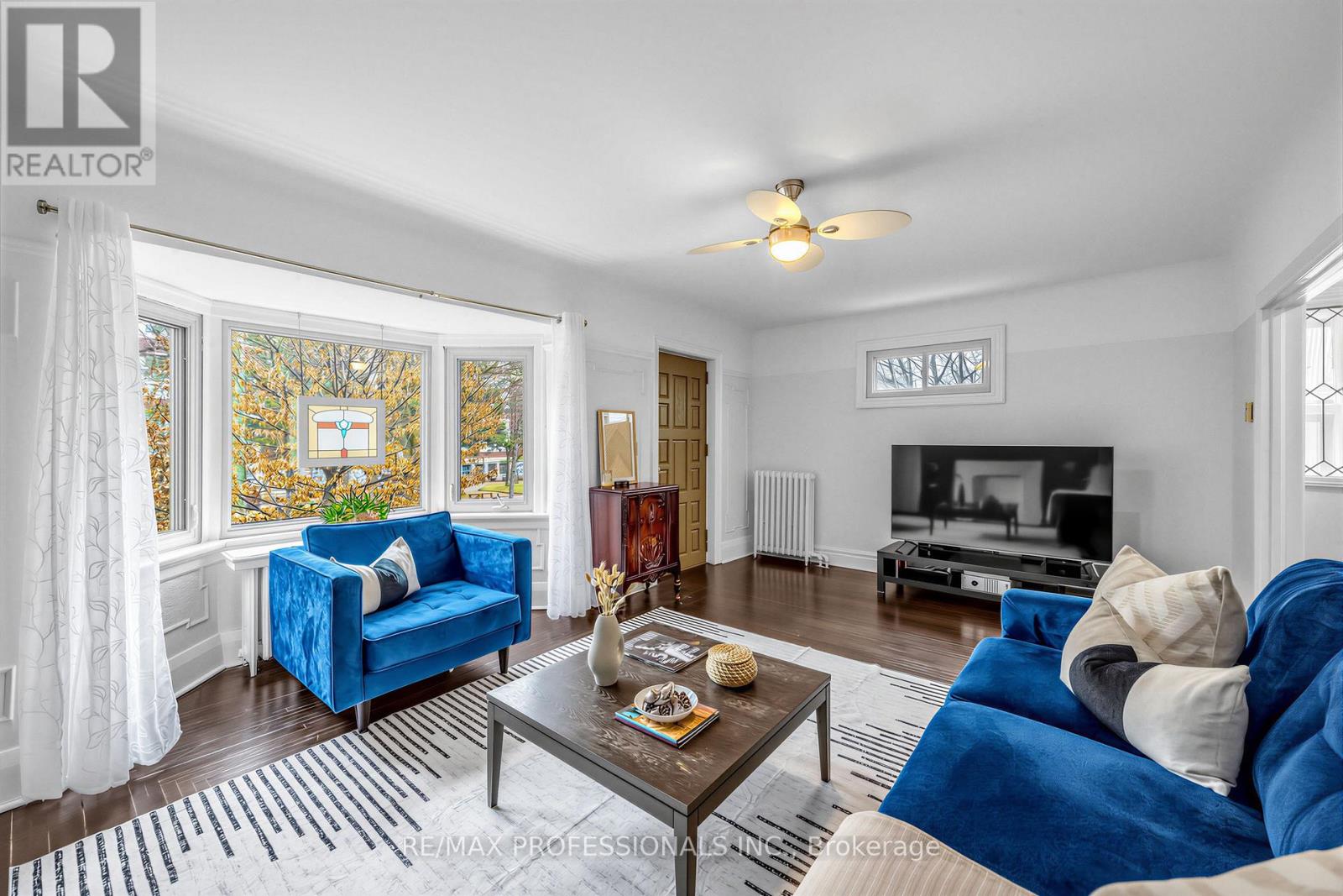 358 Roxton Road, Toronto, Ontario  M6G 3R2 - Photo 4 - C12938860