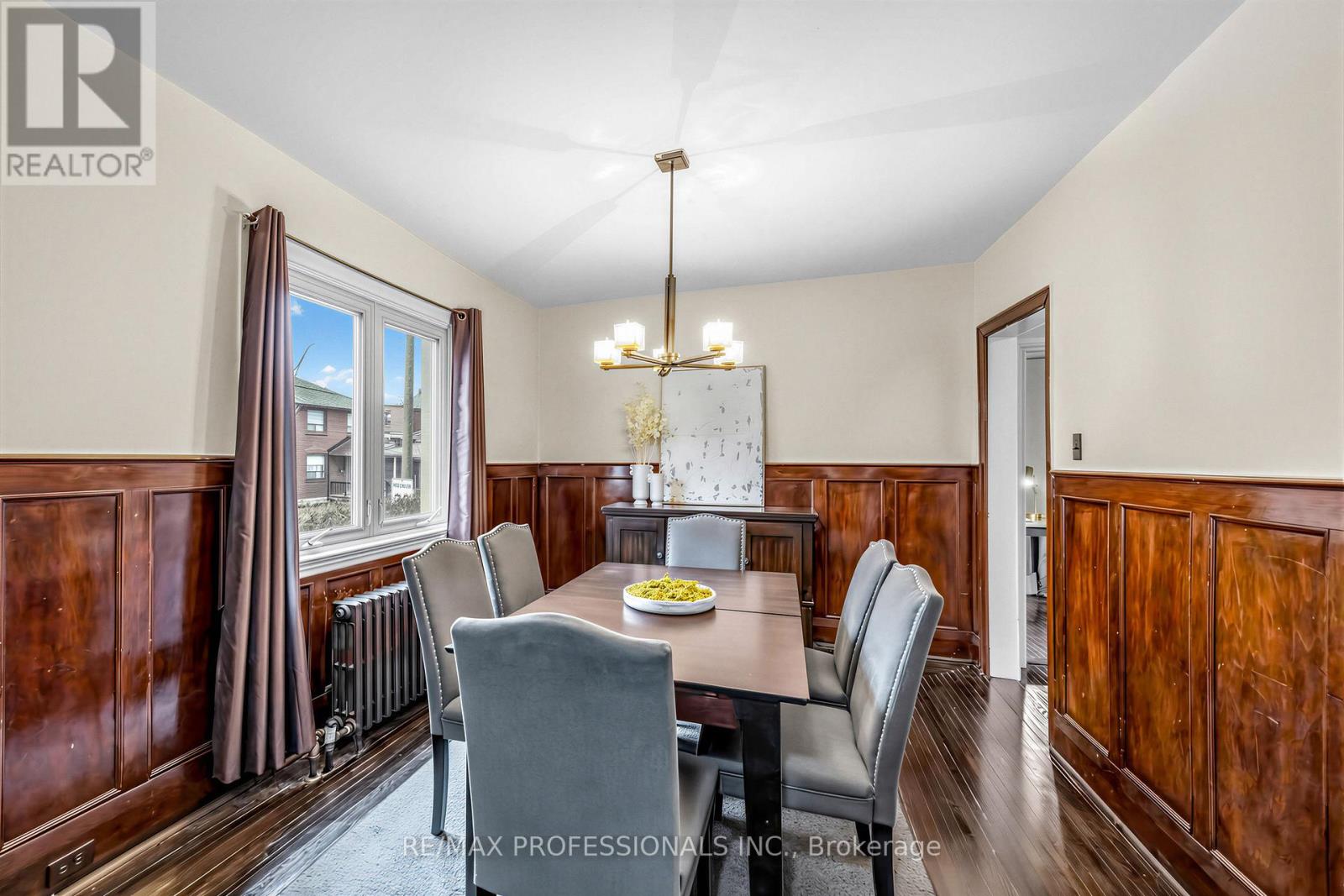 358 Roxton Road, Toronto, Ontario  M6G 3R2 - Photo 6 - C12938860