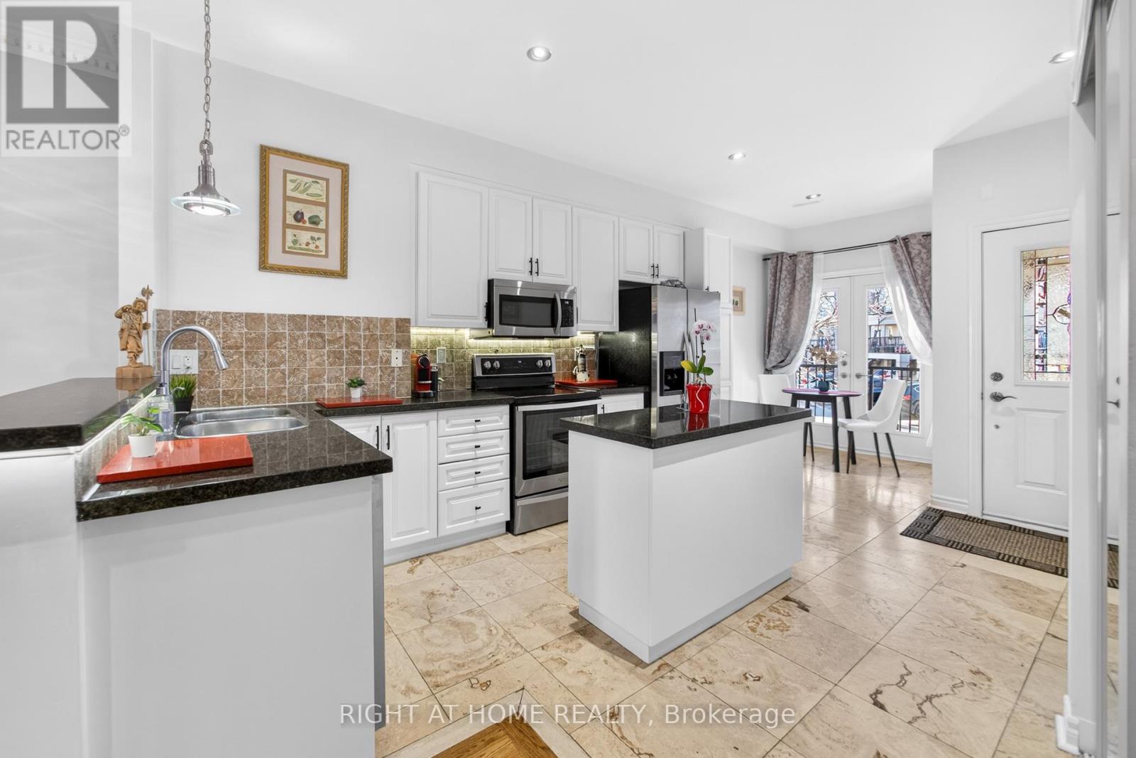254 David Dunlap Circle, Toronto, Ontario  M3C 4C1 - Photo 6 - C12938900