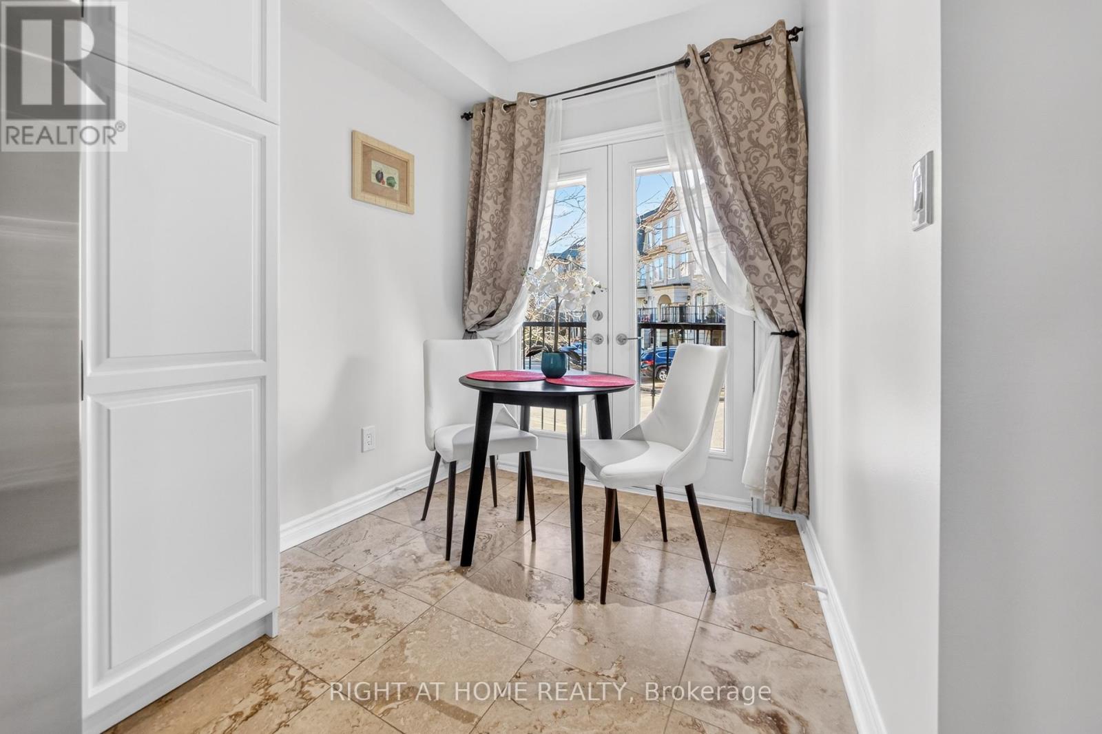 254 David Dunlap Circle, Toronto, Ontario  M3C 4C1 - Photo 7 - C12938900