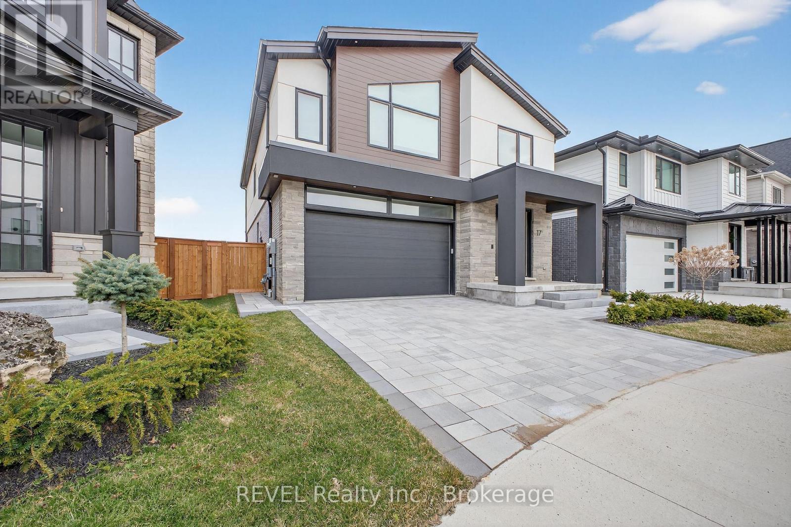 17 Arsenault Crescent, Pelham, Ontario  L0S 1E1 - Photo 3 - X12938802