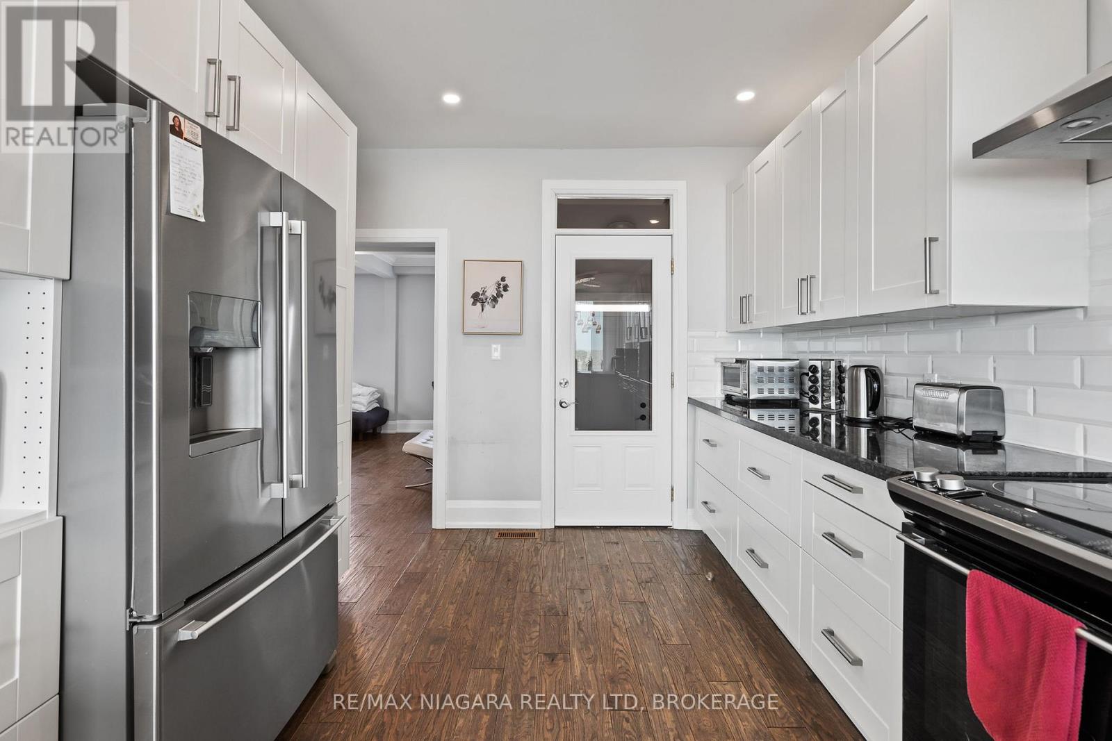 2952 North Shore (Regional Rd 3) Drive E, Haldimand, Ontario  N0A 1K0 - Photo 15 - X12938926