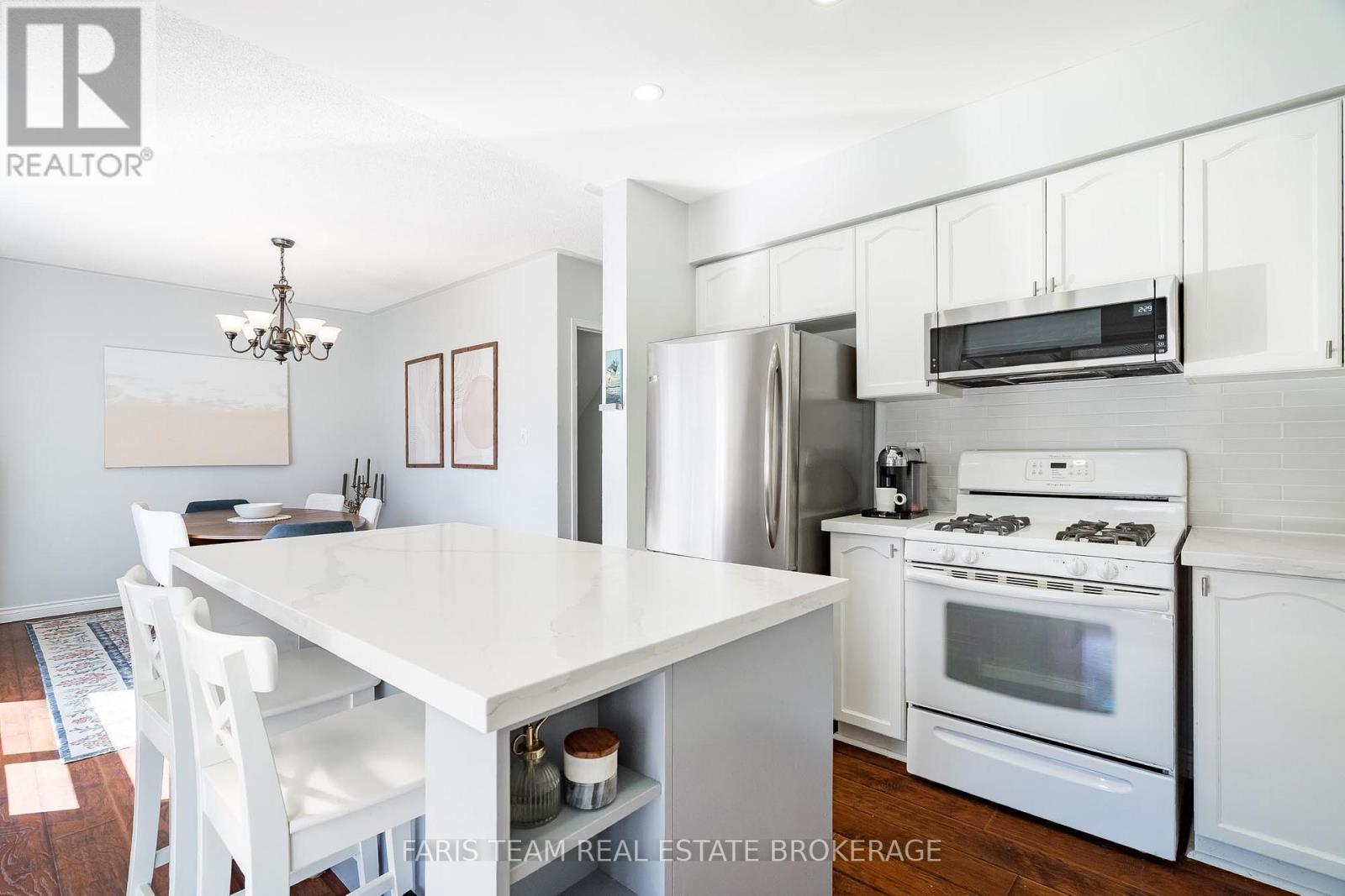 17 Truax Crescent, Essa, Ontario  L0M 1B4 - Photo 12 - N12938798