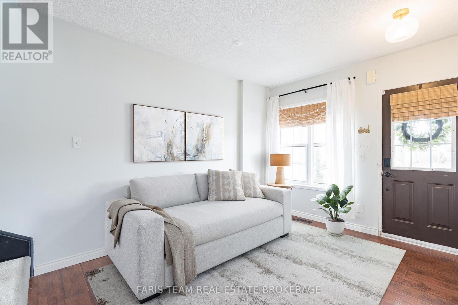 17 Truax Crescent, Essa, Ontario  L0M 1B4 - Photo 16 - N12938798