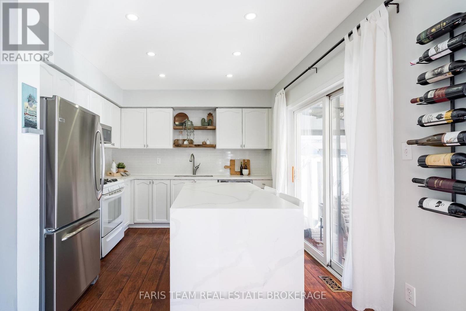 17 Truax Crescent, Essa, Ontario  L0M 1B4 - Photo 6 - N12938798