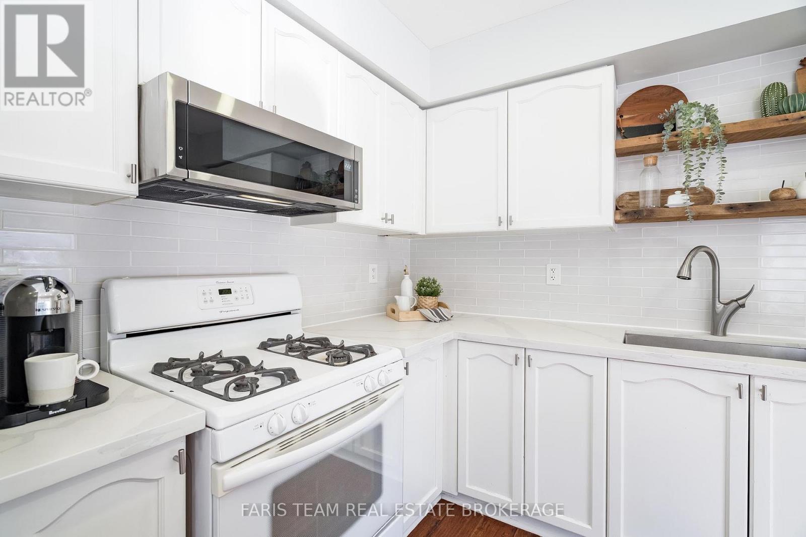 17 Truax Crescent, Essa, Ontario  L0M 1B4 - Photo 7 - N12938798