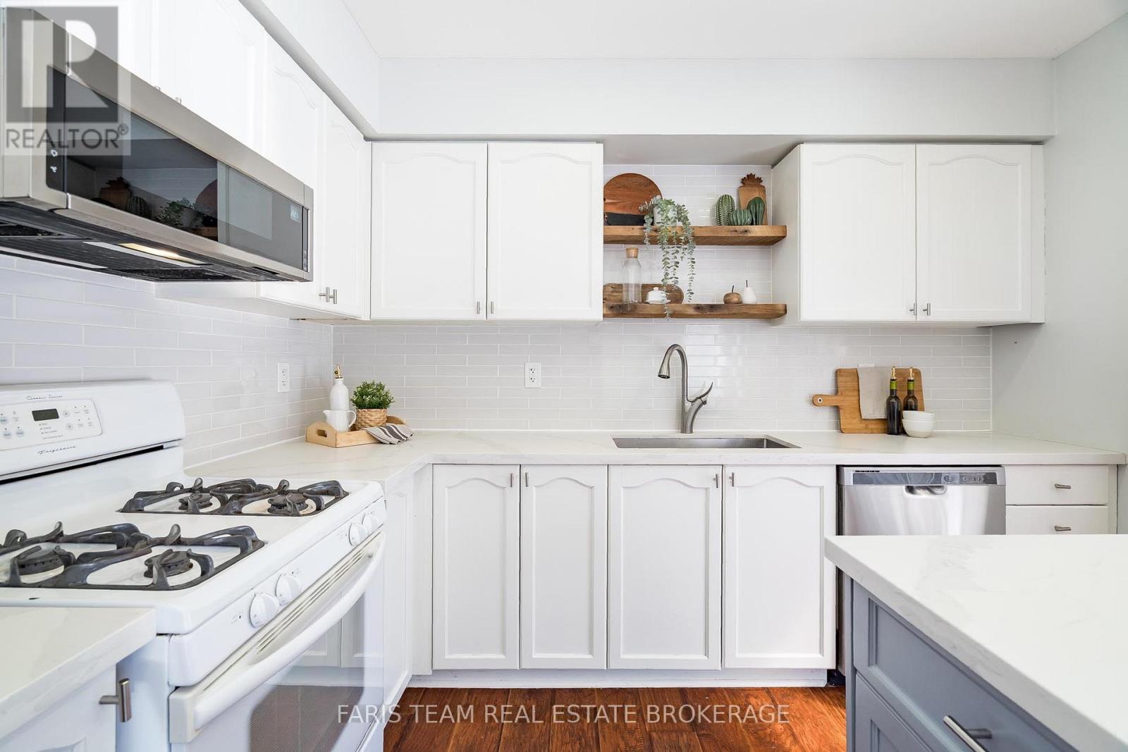 17 Truax Crescent, Essa, Ontario  L0M 1B4 - Photo 8 - N12938798