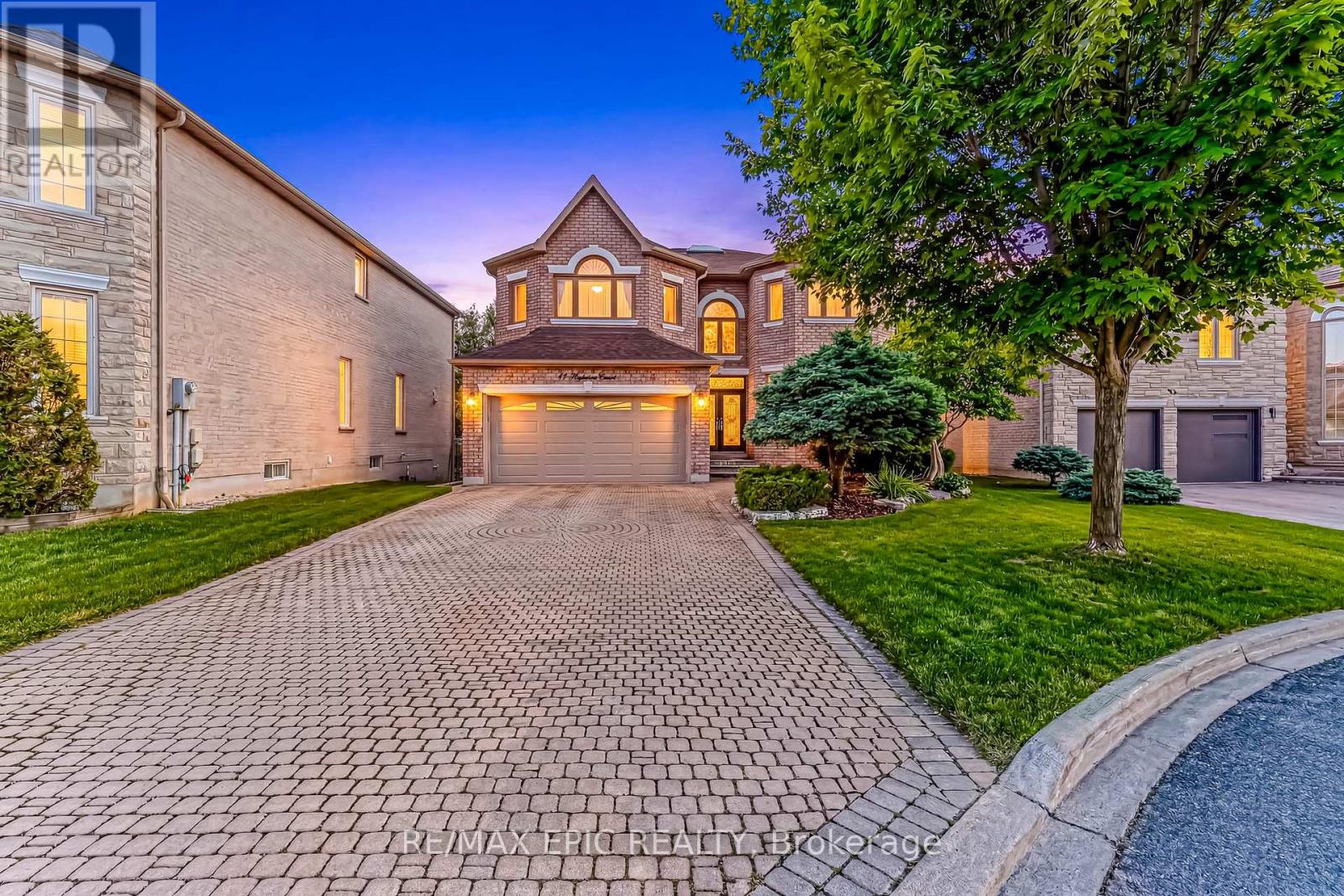 11 PALACE COURT, Richmond Hill, Ontario