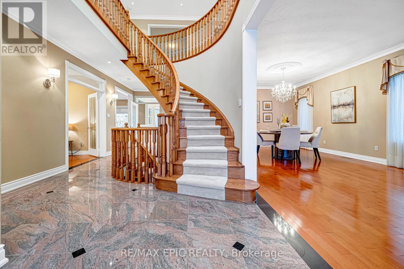 11 Palace Court, Richmond Hill, Ontario  L4B 4C3 - Photo 5 - N12938800