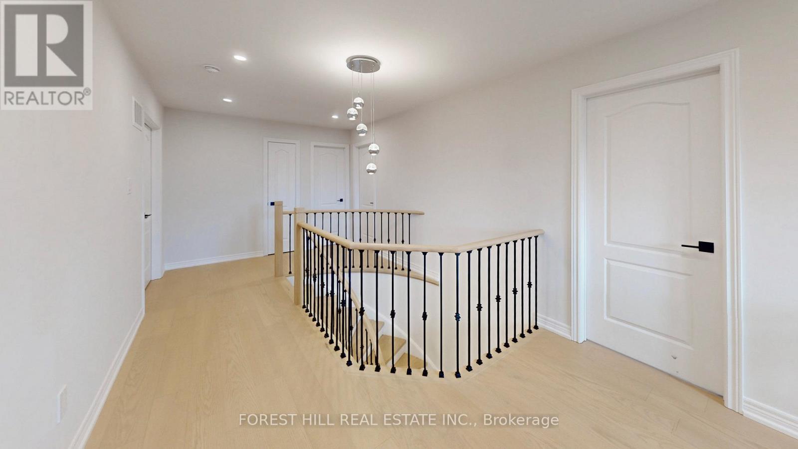 10 Reddenhurst Crescent, Georgina, Ontario  L4P 4G1 - Photo 26 - N12938824