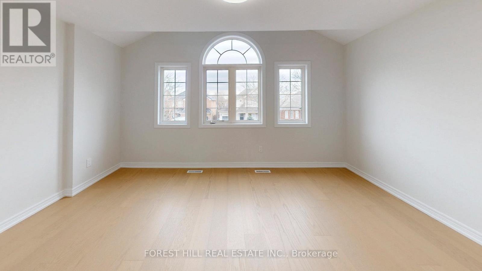 10 Reddenhurst Crescent, Georgina, Ontario  L4P 4G1 - Photo 32 - N12938824