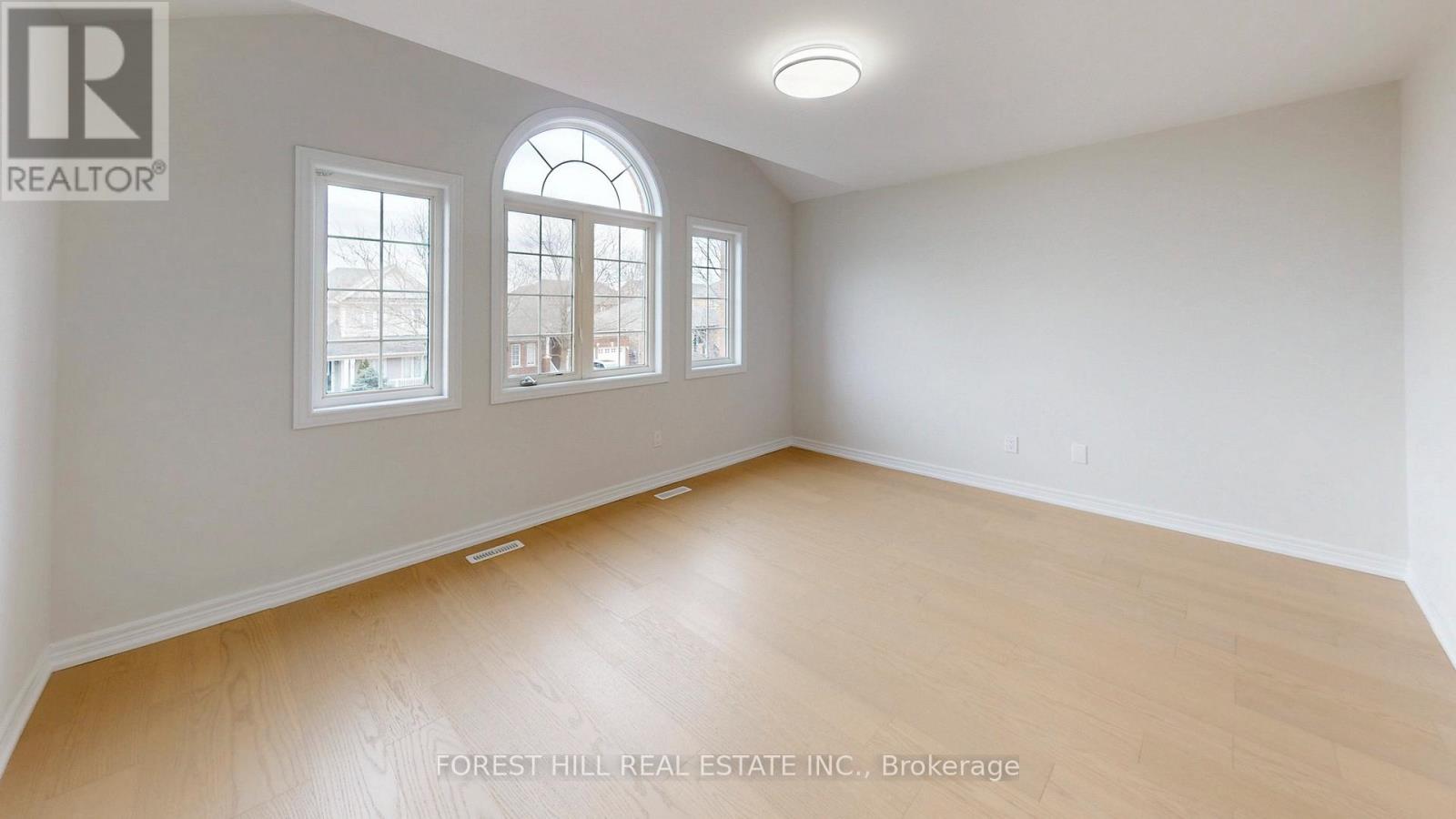 10 Reddenhurst Crescent, Georgina, Ontario  L4P 4G1 - Photo 33 - N12938824