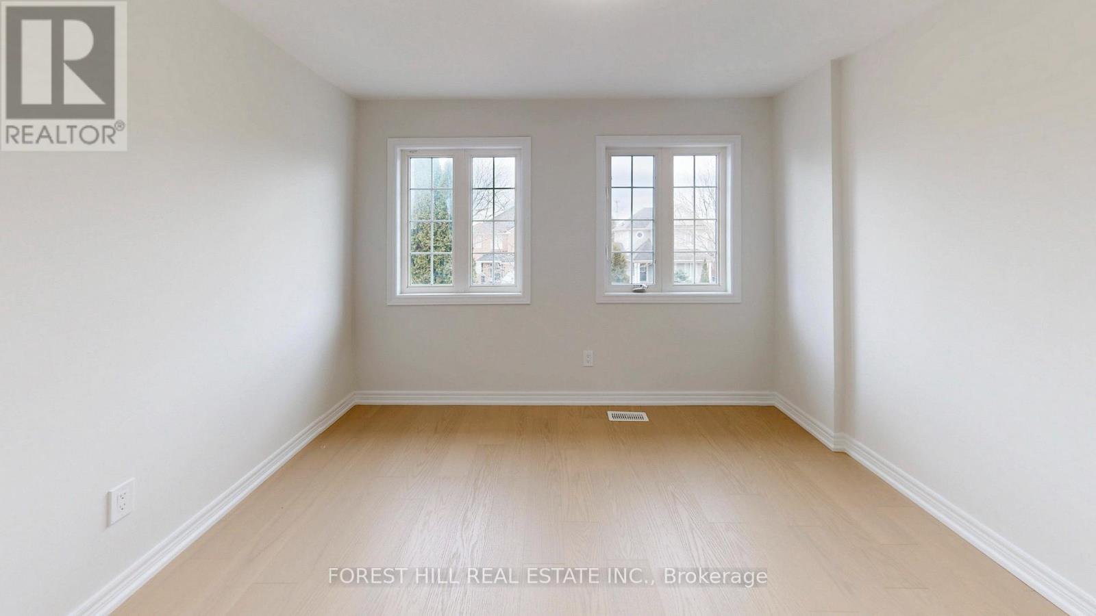 10 Reddenhurst Crescent, Georgina, Ontario  L4P 4G1 - Photo 36 - N12938824