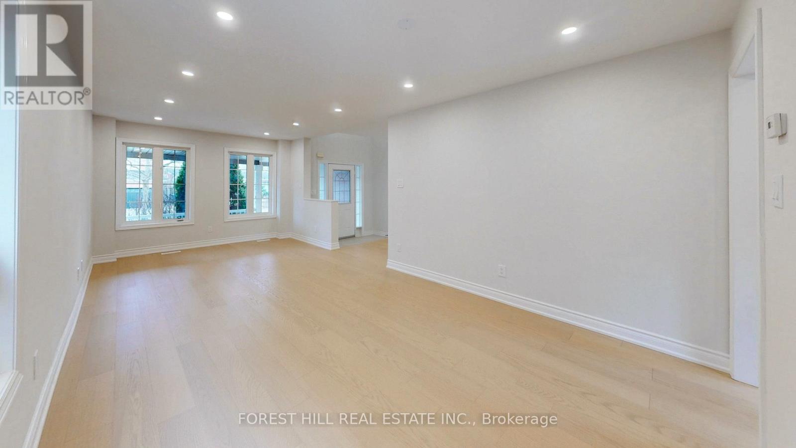 10 Reddenhurst Crescent, Georgina, Ontario  L4P 4G1 - Photo 8 - N12938824