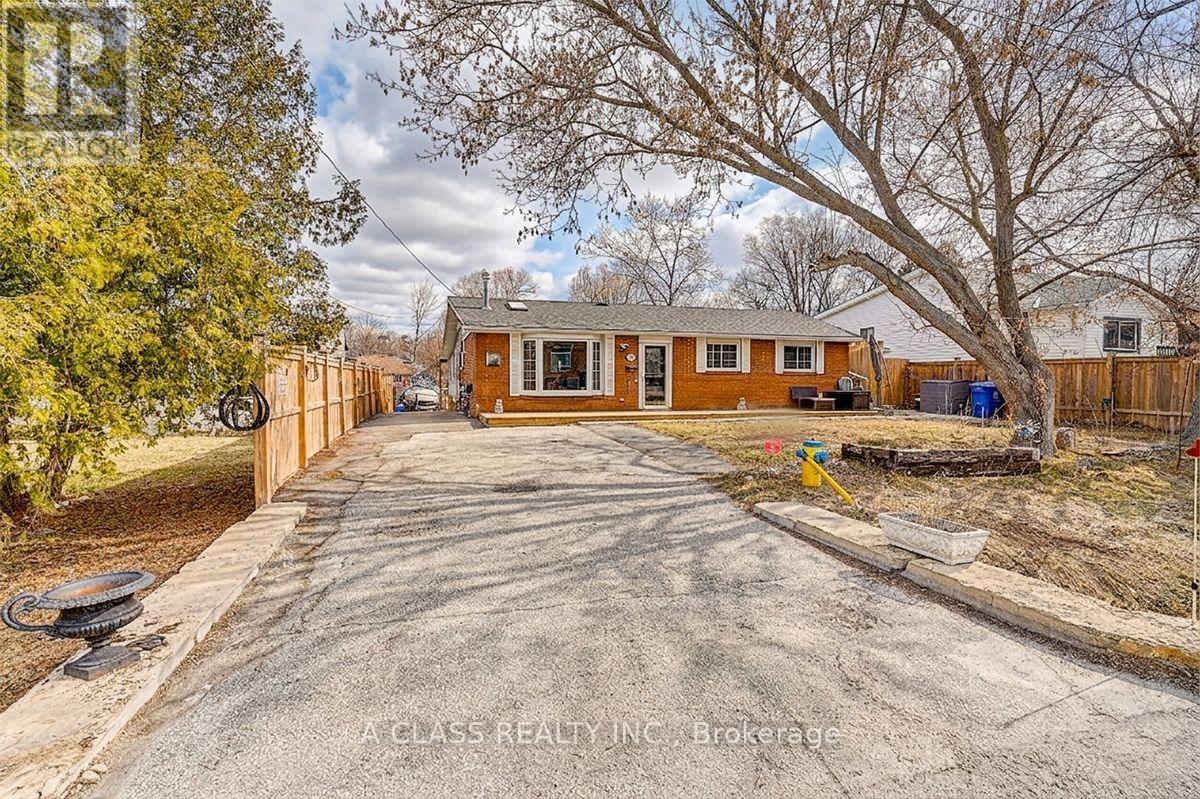 298 Annshiela Drive, Georgina, Ontario  L4P 3A5 - Photo 1 - N12938836