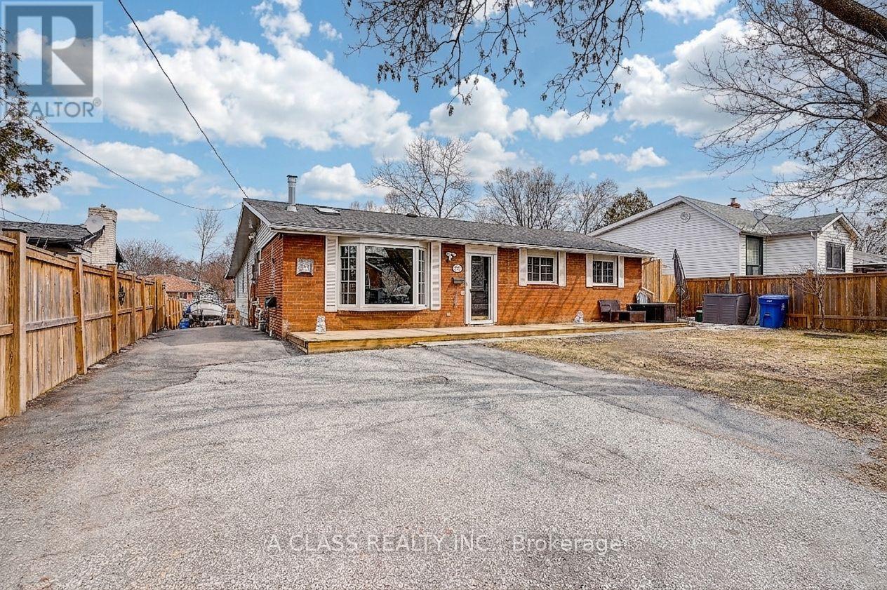 298 Annshiela Drive, Georgina, Ontario  L4P 3A5 - Photo 3 - N12938836