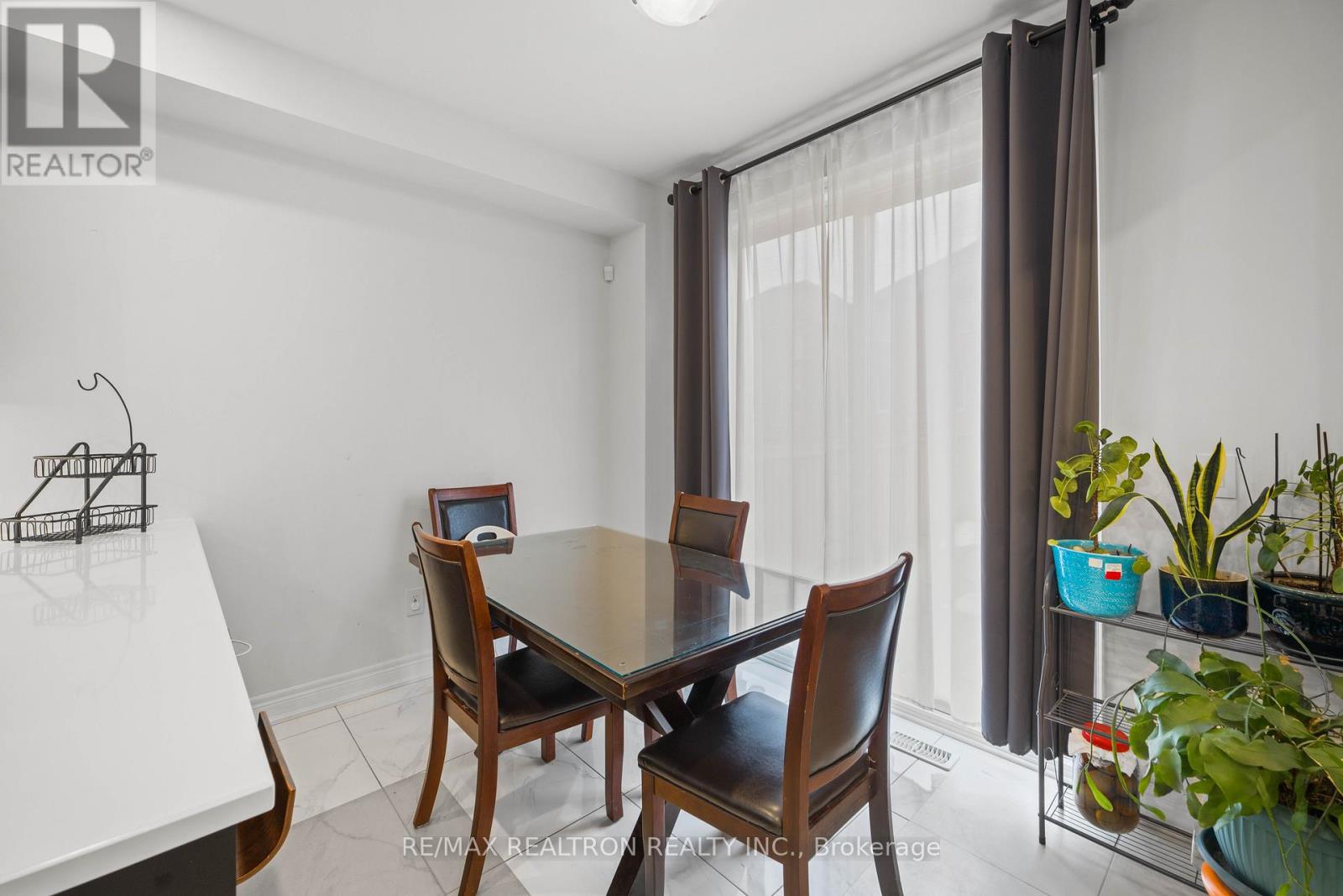 10 Neilly Terrace, Bradford West Gwillimbury, Ontario  L3Z 4K9 - Photo 20 - N12938870