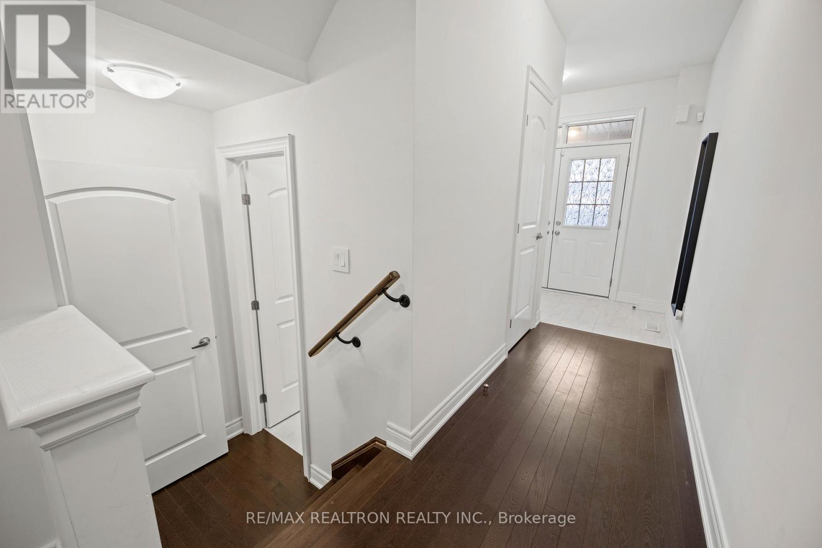 10 Neilly Terrace, Bradford West Gwillimbury, Ontario  L3Z 4K9 - Photo 23 - N12938870