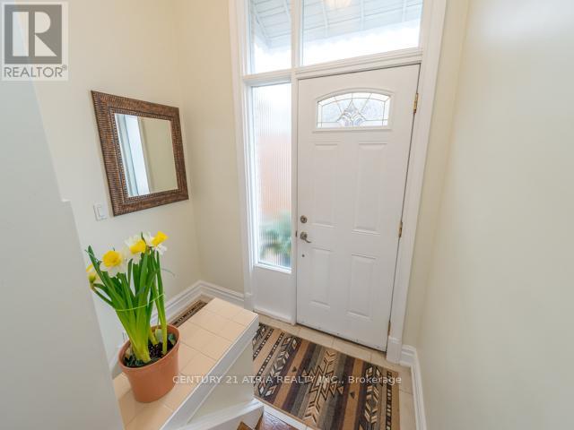 Main Floor - 350 Taylor Mills Drive N, Richmond Hill, Ontario  L4C 2T9 - Photo 3 - N12938940