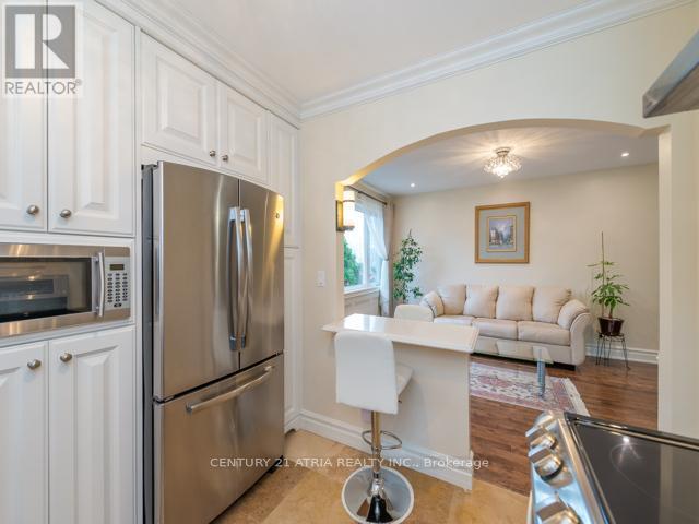 Main Floor - 350 Taylor Mills Drive N, Richmond Hill, Ontario  L4C 2T9 - Photo 6 - N12938940