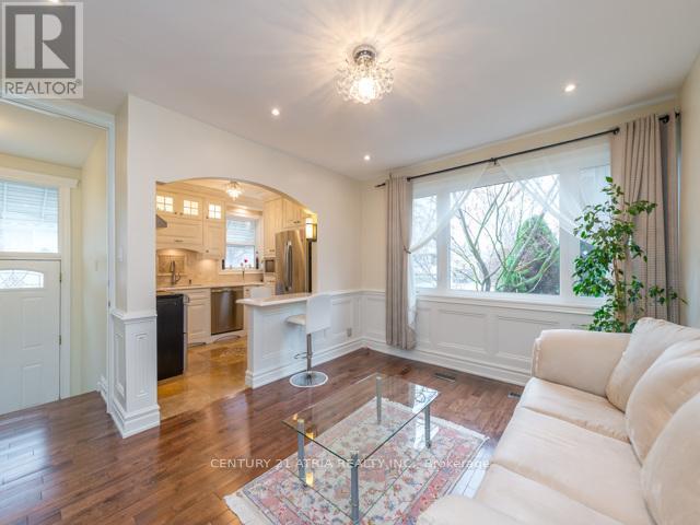 Main Floor - 350 Taylor Mills Drive N, Richmond Hill, Ontario  L4C 2T9 - Photo 8 - N12938940