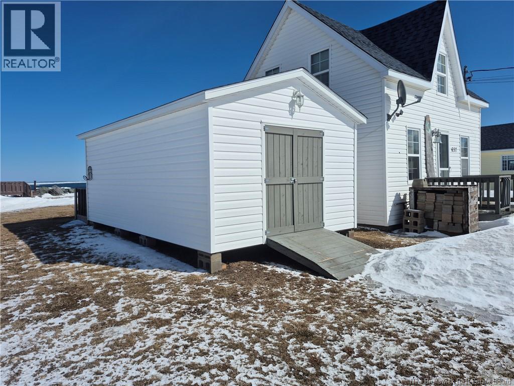 637 Principale, Pointe-Verte, New Brunswick  E8J 2P8 - Photo 2 - NB136131